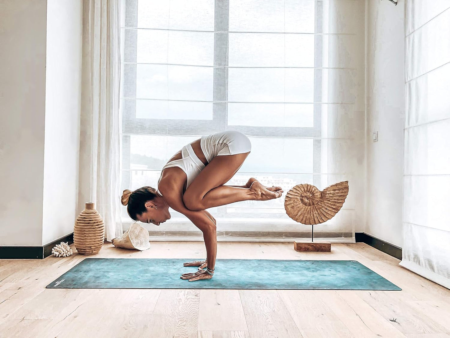 YOGA DESIGN LAB | The Combo Yoga Mat | 2-in-1 Mat+Towel | Eco Luxury | Ideal for Hot Yoga, Power, Bikram, Ashtanga, Sweat | Studio Quality | Includes Carrying Strap!