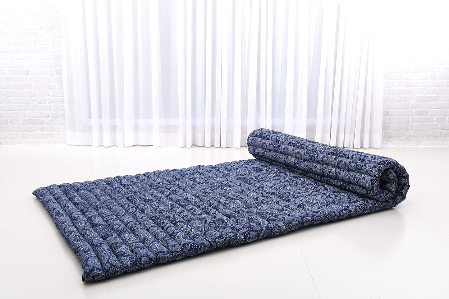 Leewadee - Kapok Roll Mat – Handcrafted Folding Sleep & Relaxation Mattress from Thailand, Ideal as Guest Bed, Camping Mat, Yoga Mat or Traditional Futon, 75 x 39 inches, Anthracite