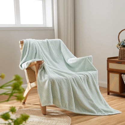 NEWCOSPLAY Super Soft Throw Blanket Light Purple Premium Silky Flannel Fleece Leaves Pattern Lightweight Bed Blanket All Season Use (Light Purple, Throw(50"x60")) - Colors B