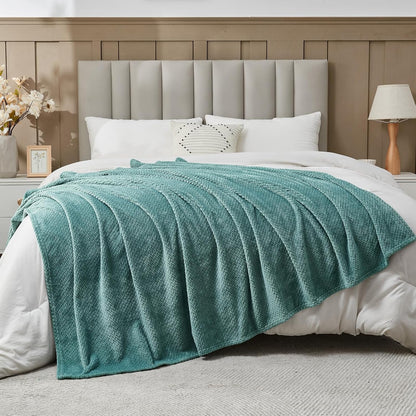 NEWCOSPLAY Super Soft Throw Blanket Light Purple Premium Silky Flannel Fleece Leaves Pattern Lightweight Bed Blanket All Season Use (Light Purple, Throw(50"x60")) - Colors A