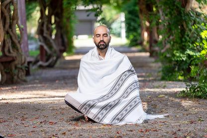 Meditation Shawl – Unisex Prayer Wrap, Large Scarf & Yoga Blanket – Soft, Lightweight & Multipurpose