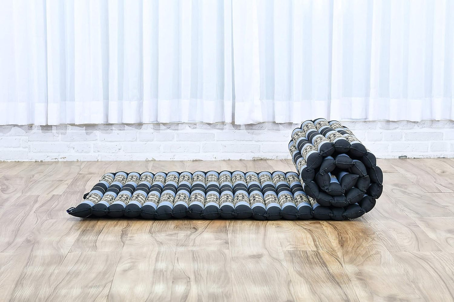 Leewadee - Kapok Roll Mat – Handcrafted Folding Sleep & Relaxation Mattress from Thailand, Ideal as Guest Bed, Camping Mat, Yoga Mat or Traditional Futon, 75 x 39 inches, Anthracite