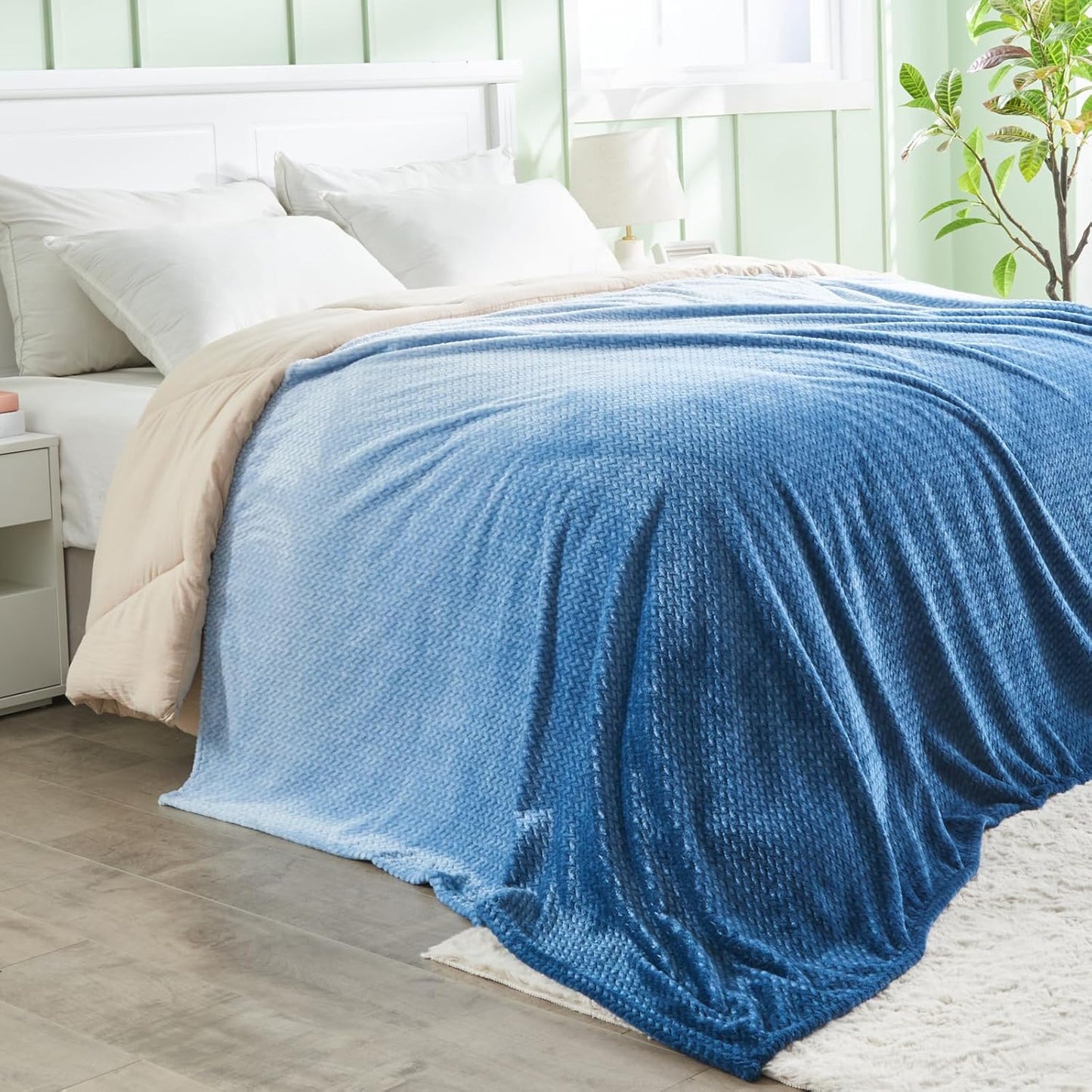 NEWCOSPLAY Super Soft Throw Blanket Light Purple Premium Silky Flannel Fleece Leaves Pattern Lightweight Bed Blanket All Season Use (Light Purple, Throw(50"x60")) - Colors B