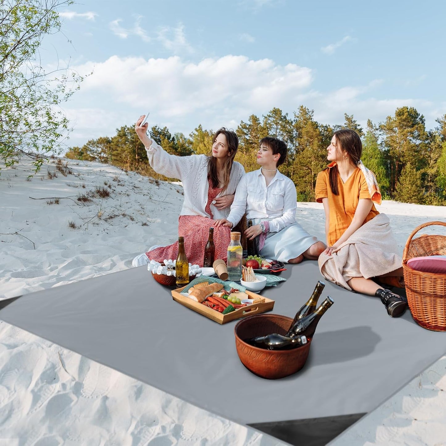 Odoland Beach Blanket Picnic Blanket, 43.3" x 27.5" SandProof Waterproof Outdoor Pocket Blanket with Portable Bag, Foldable Lightweight Sand Free Beach Mat for 1 People Hiking, Camping, Travel, Pink