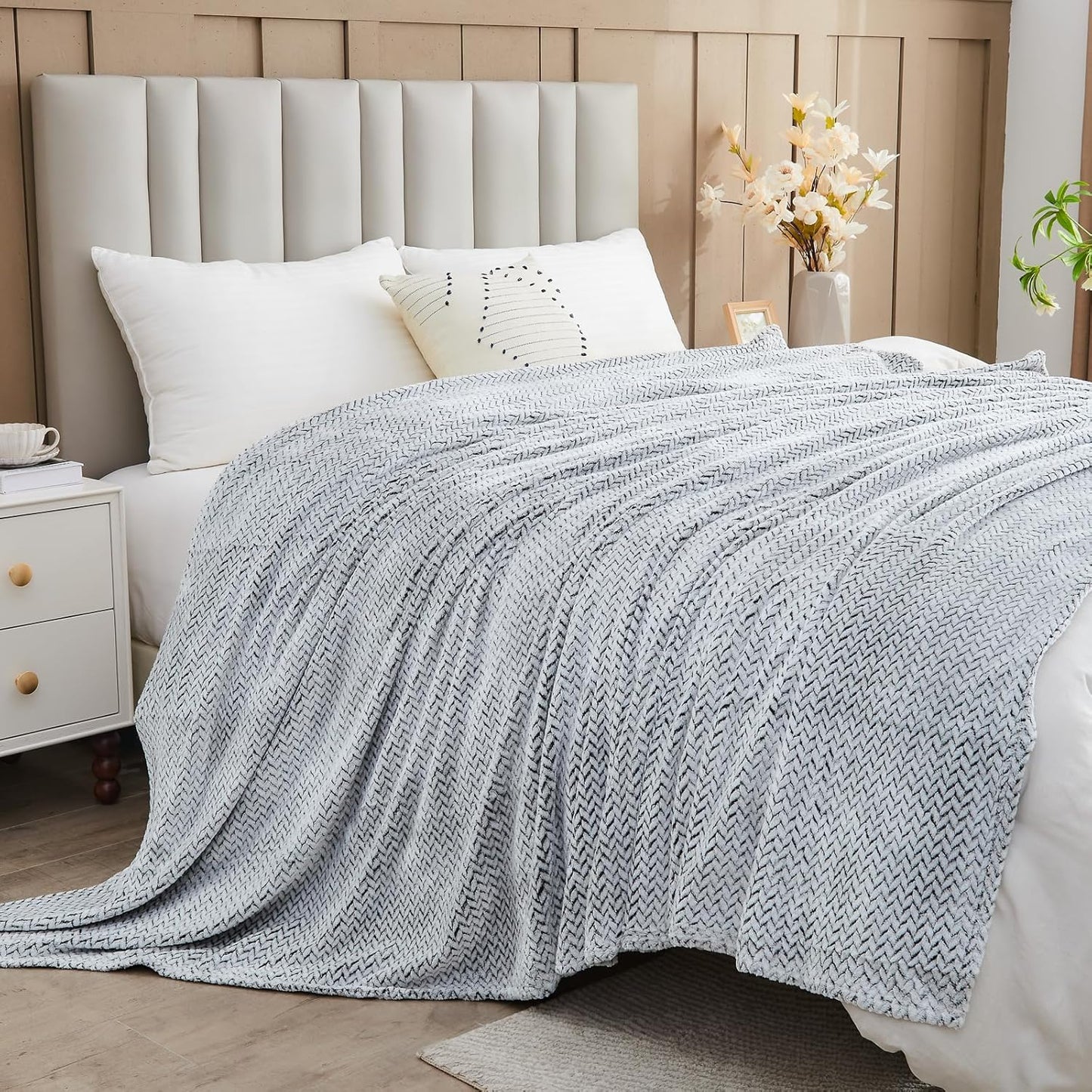 NEWCOSPLAY Super Soft Throw Blanket Light Purple Premium Silky Flannel Fleece Leaves Pattern Lightweight Bed Blanket All Season Use (Light Purple, Throw(50"x60")) - Colors A