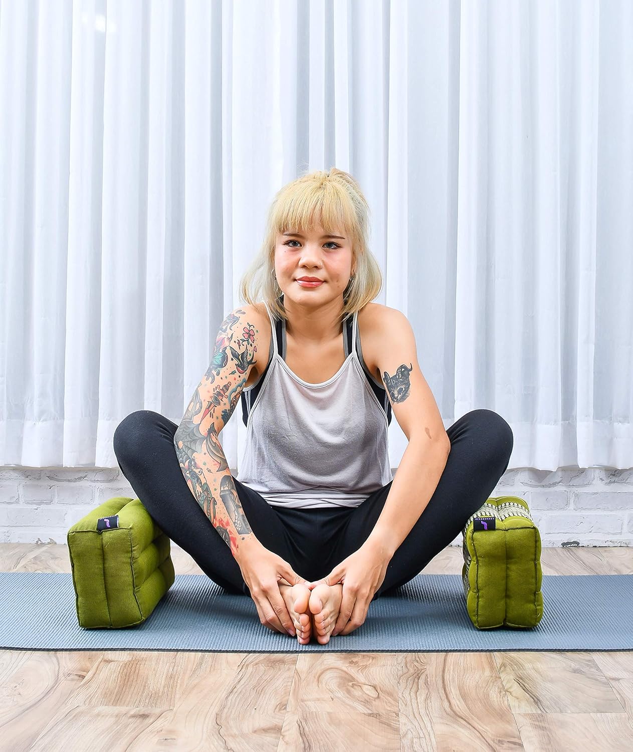 Leewadee Yoga Block – Floor Cushion for Yoga Practice, Meditation Seat Cushion for Workouts Filled with Kapok