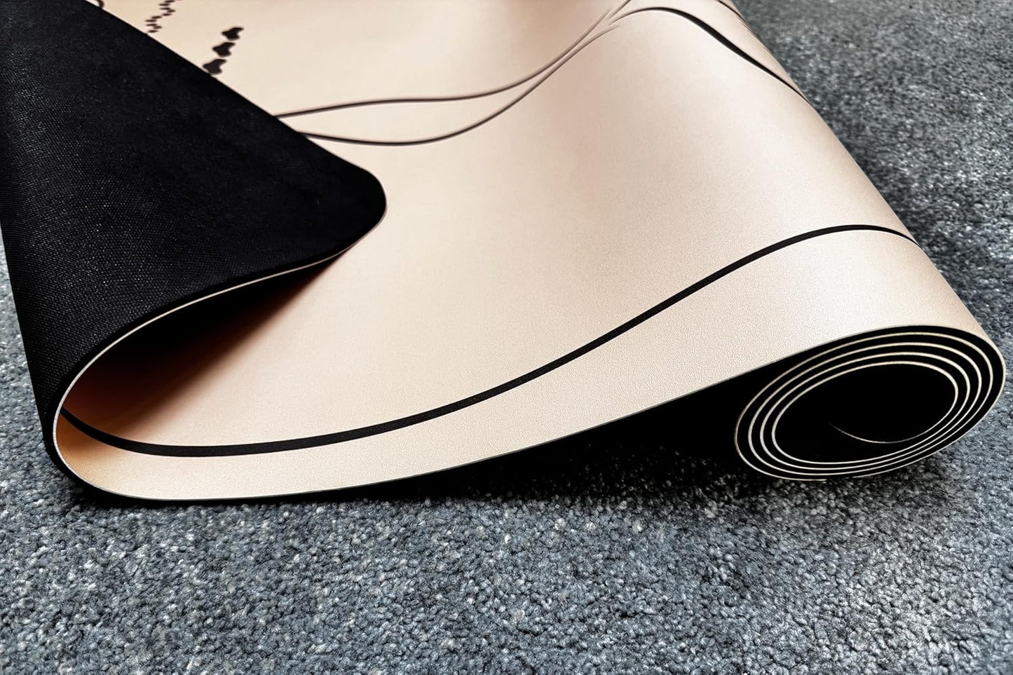 【BulgurYe】 Yoga Mat * Beast Line -- Unique coating technique, Great wear resistance for a long service life, Vividly printed pattern, Natural rubber base, Strong bounce resilience, Absorb sweat instantly to stay dry, Clean and hygienic.