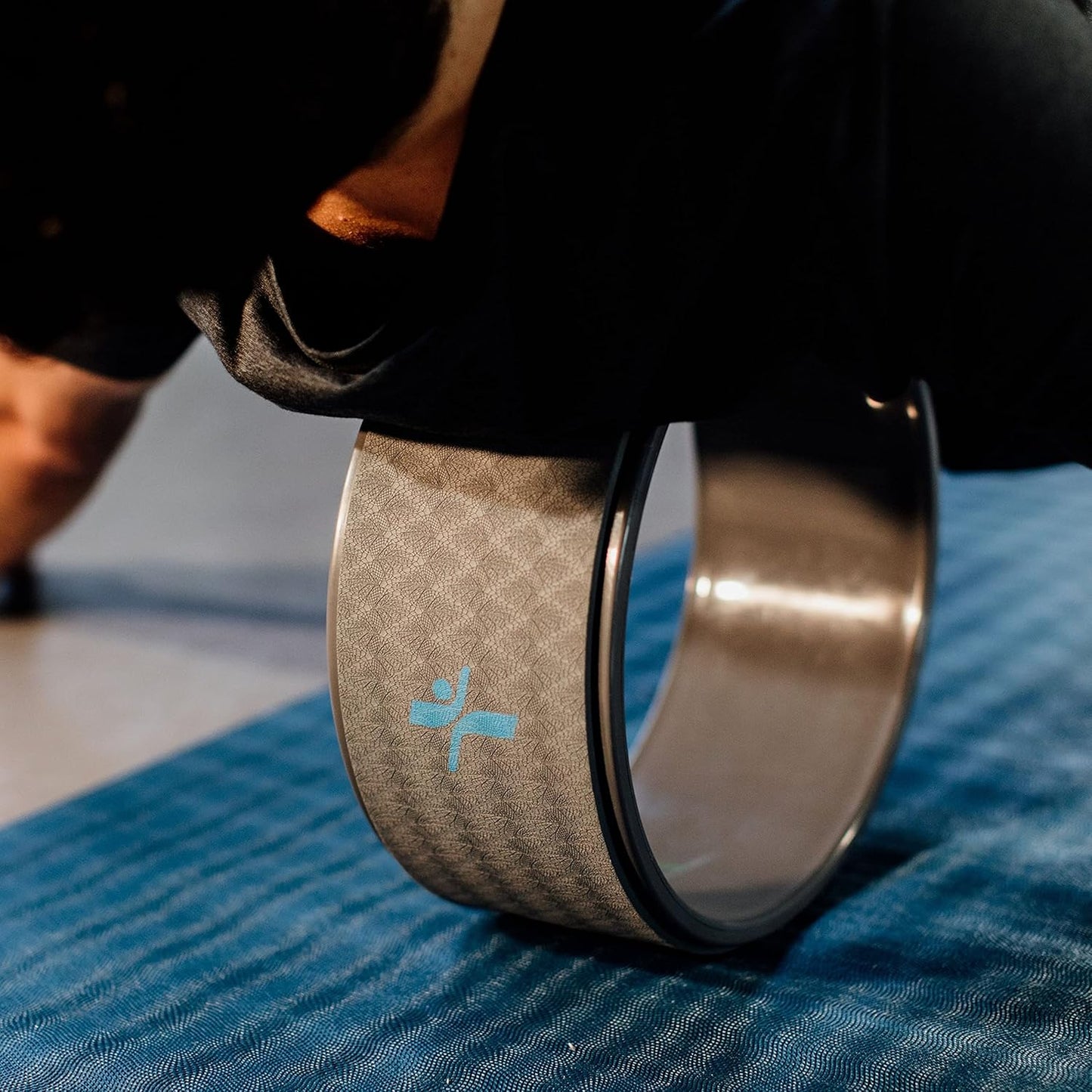 FLX® Yoga Wheel Large | Durable Comfortable, 5 Inches Wide 12.5 Inch Diameter Prop Wheel To Release Tension, Improve Flexibility, Alleviate Back Pain, Stretch And Strengthen Core Muscles (Grey)