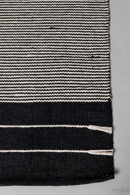 Organic Cotton Yoga Rug, Handwoven Non-Slip Yoga Mat 72x24 Inch, Washable Breathable Fitness Mat for Yoga, Pilates & Meditation, Black & White
