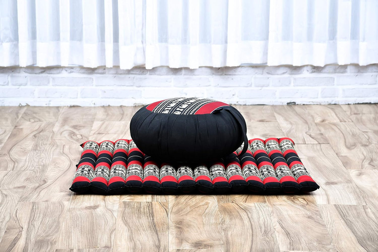 Leewadee Meditation Cushion Set – 1 Round Zafu Meditation Pillow and 1 Square Roll-Up Zabuton Meditation Mat, Pillows Bundle Filled with Kapok