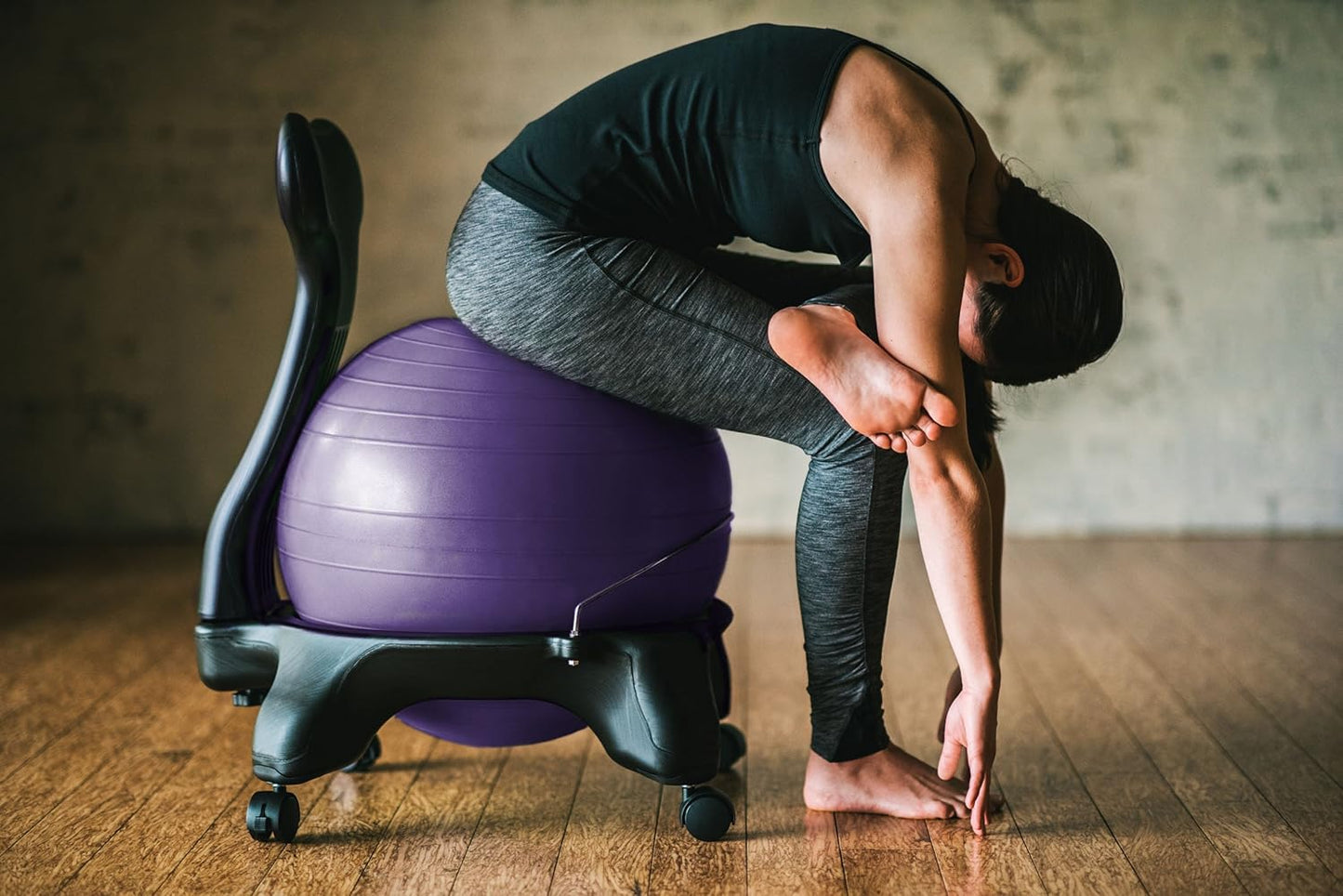 Gaiam 610-6002RTL Balance Ball Chair - Classic Yoga Ball Chair with 52cm Stability Ball, Pump & Exercise Guide for Home or Office, Black