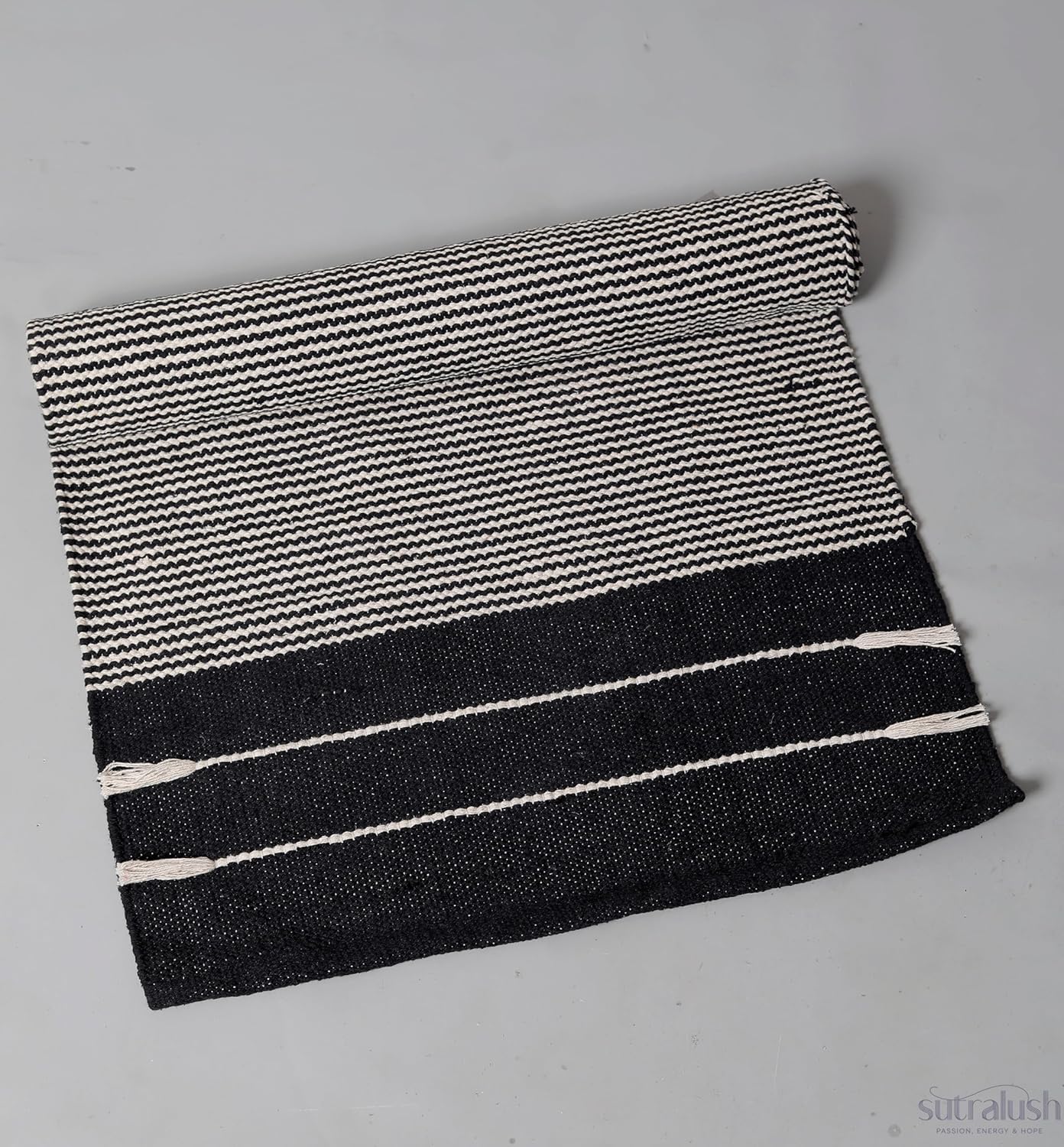 Organic Cotton Yoga Rug, Handwoven Non-Slip Yoga Mat 72x24 Inch, Washable Breathable Fitness Mat for Yoga, Pilates & Meditation, Black & White