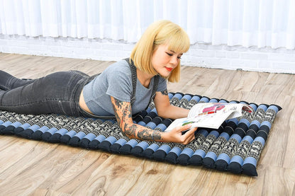 Leewadee - Kapok Roll Mat – Handcrafted Folding Sleep & Relaxation Mattress from Thailand, Ideal as Guest Bed, Camping Mat, Yoga Mat or Traditional Futon, 75 x 39 inches, Anthracite