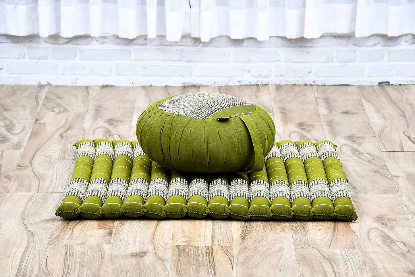 Leewadee Meditation Cushion Set – 1 Round Zafu Meditation Pillow and 1 Square Roll-Up Zabuton Meditation Mat, Pillows Bundle Filled with Kapok