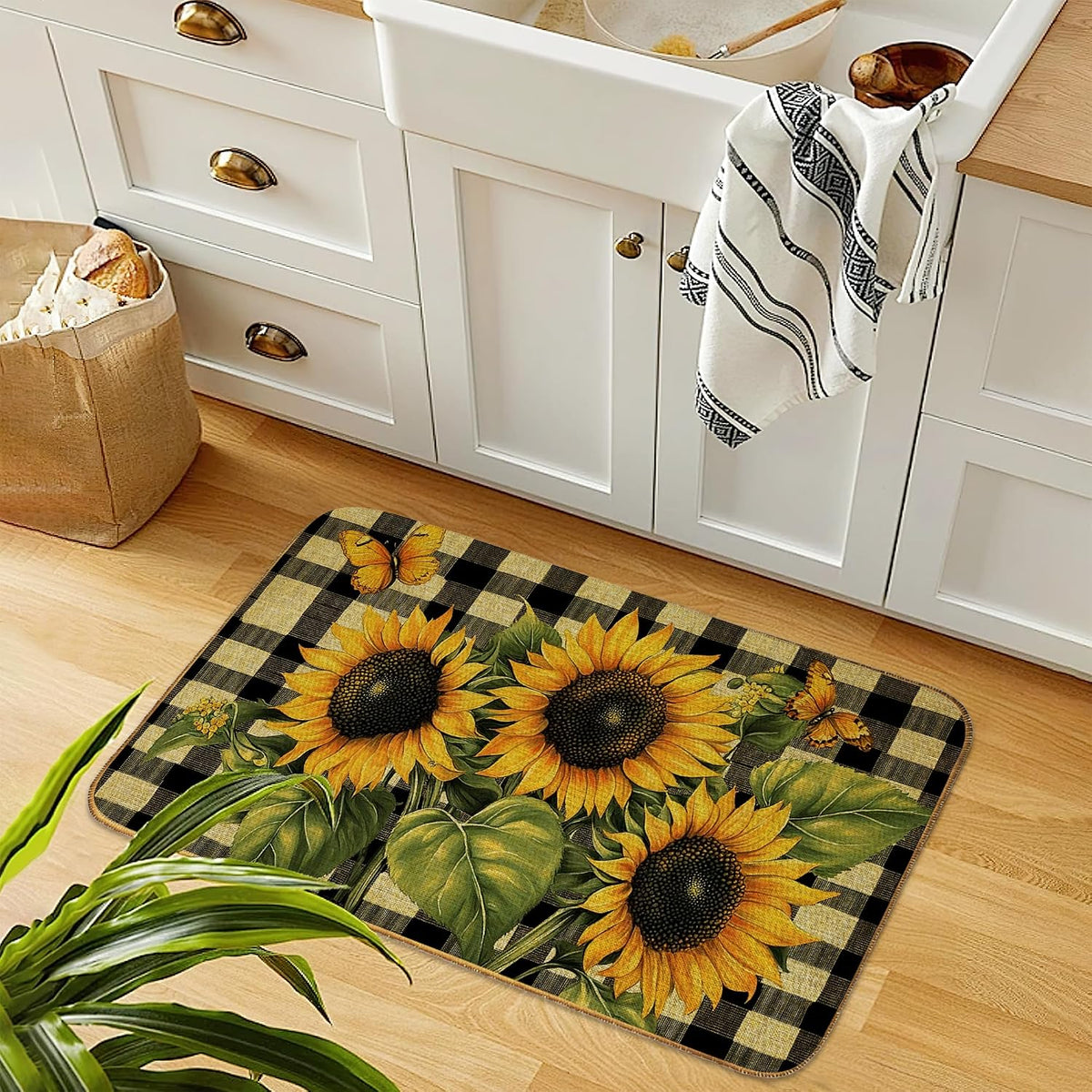 Doormat Yoga Frog Front Door Mat Indoor Outdoor Entrance,Pink Lotus Flower Door Mat Waterproof Low Profile All-Season,Easy Clean Patio Porch Entryway Floor Rug 17x29 Inch