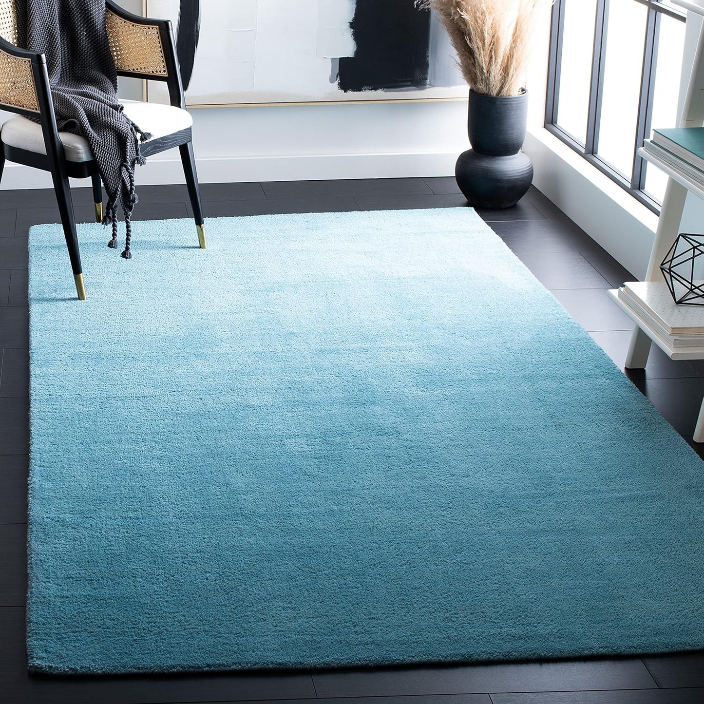 SAFAVIEH Himalaya Collection 6' Round Black HIM610C Handmade Premium Wool Area Rug
