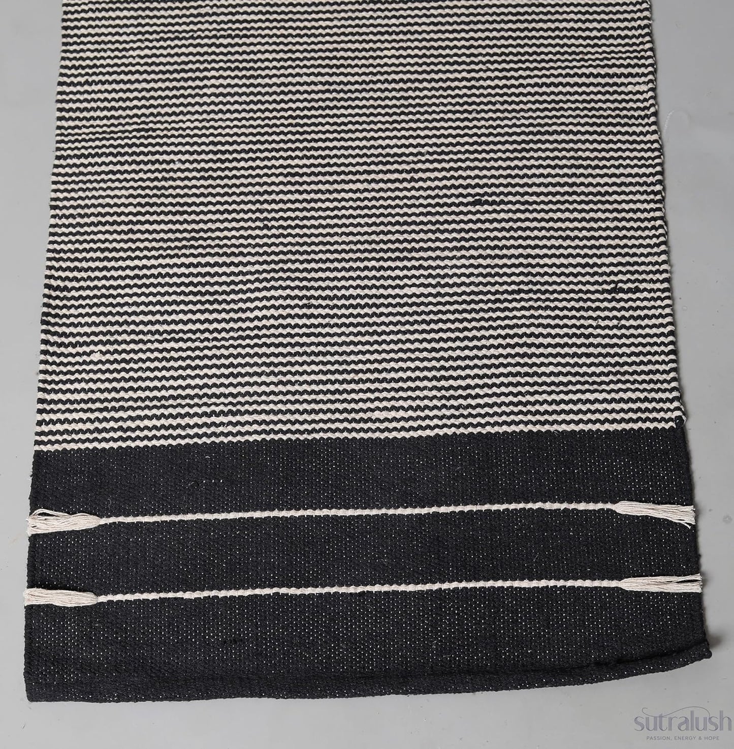 Organic Cotton Yoga Rug, Handwoven Non-Slip Yoga Mat 72x24 Inch, Washable Breathable Fitness Mat for Yoga, Pilates & Meditation, Black & White