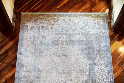 Unique Loom New Classical Collection Area Rug - Olwen (4'Round, Purple/ Gray)