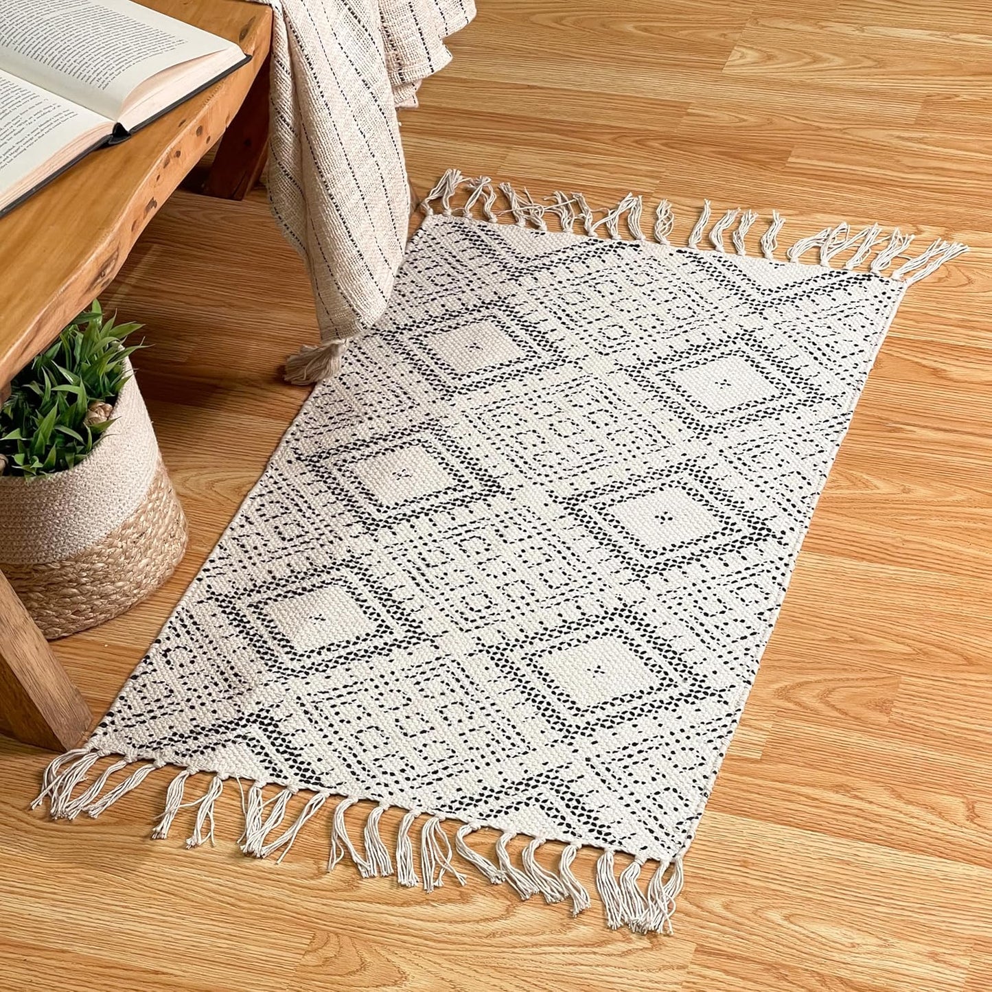 Chardin home Farmhouse Rug 24''x36'' Black-White | Recycled Cotton Hand Woven Rug, Long Boho Rug | Perfect for Hallways, Kitchens, Bathroom, bedrooms, Meditation Yoga Mat | Machine Wash
