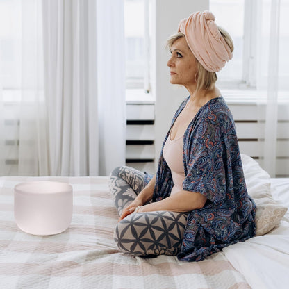 7" B Note Crystal Singing Bowl Crown Chakra with Suede Mallet for Meditation, Yoga, Chakra Healing & Sound Therapy