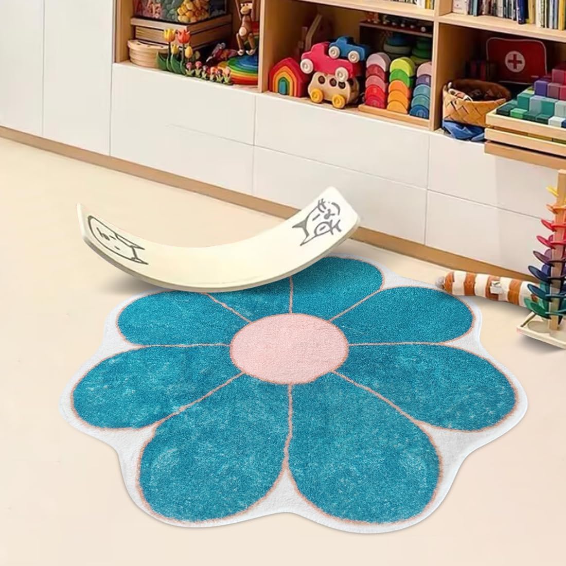 White Flower Shaped Rug, Cute Round Indoor Rug, 39.4" Diameter, High Pile Faux Wool, Non-Slip Backing