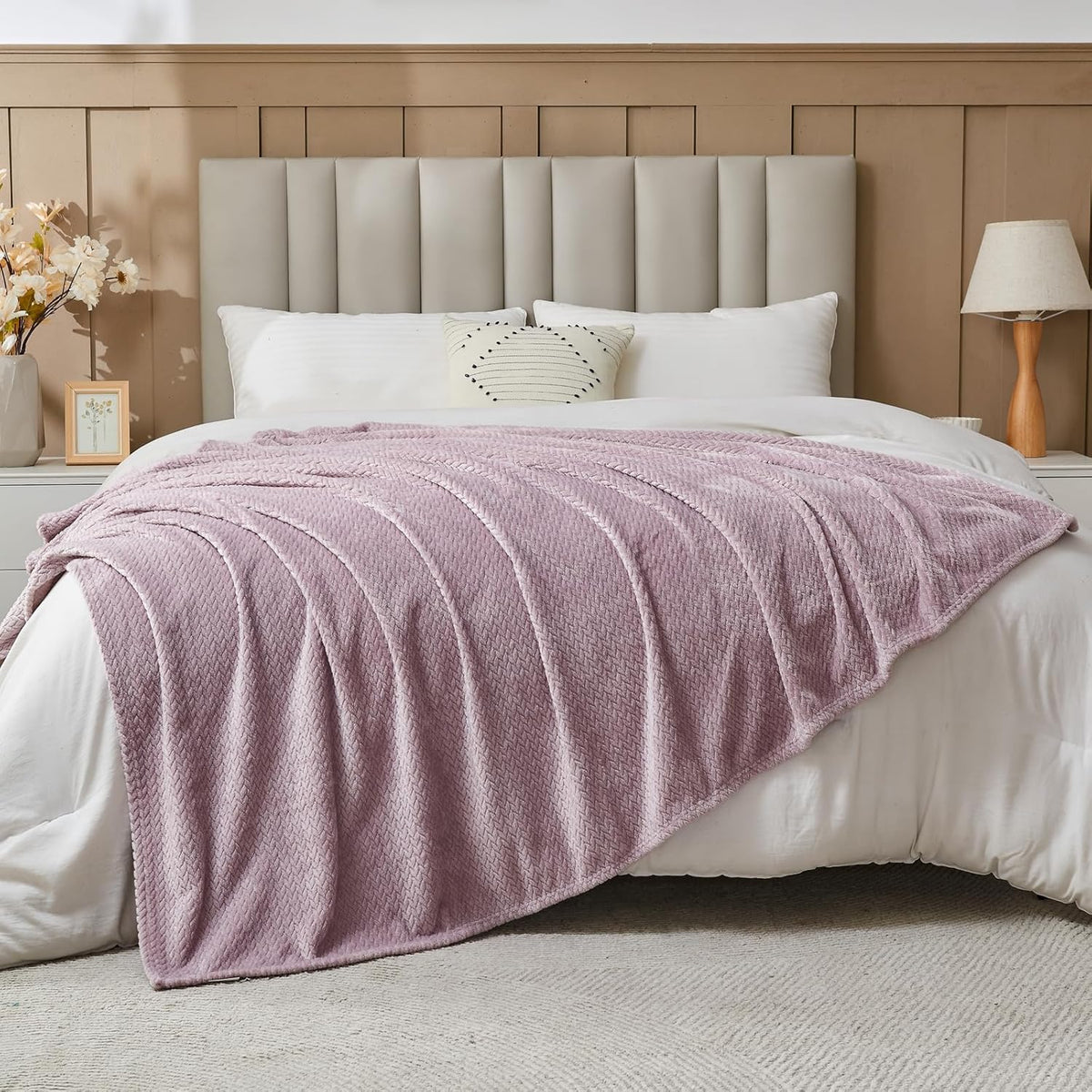 Fleece Leaves Pattern Throw Blanket, Light Purple, 50"x60" | Super Soft Throw Blanket, Lightweight Cozy Bed Sofa Blanket, Premium Silky Flannel Fleece, Travel Blanket for All Season Use - Colors B