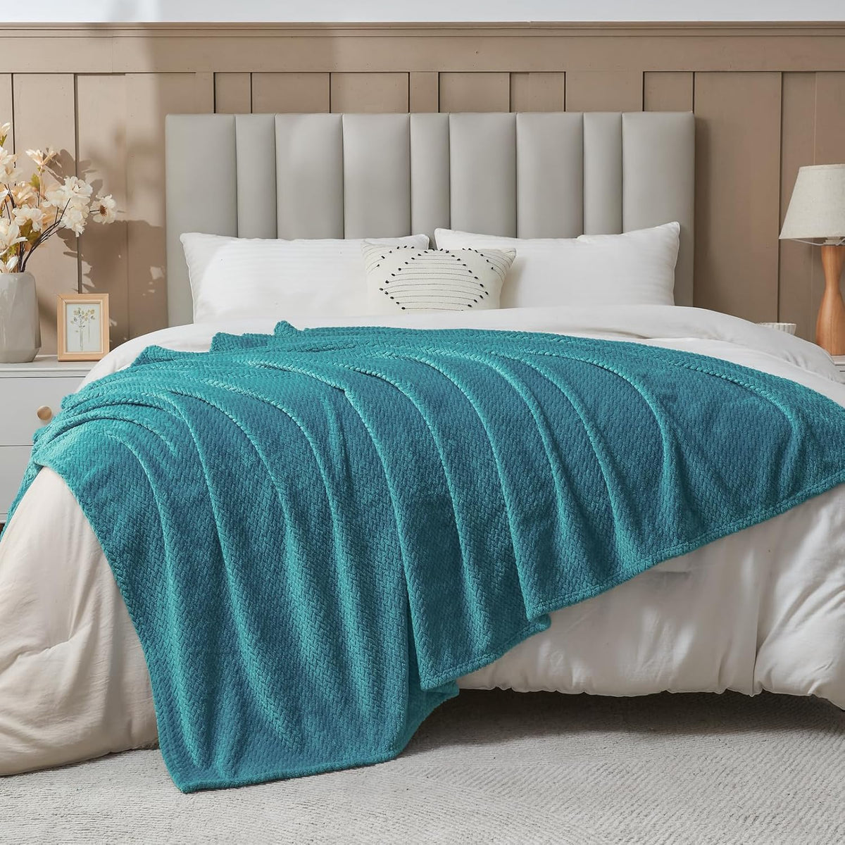 Fleece Leaves Pattern Throw Blanket, Light Purple, 50"x60" | Super Soft Throw Blanket, Lightweight Cozy Bed Sofa Blanket, Premium Silky Flannel Fleece, Travel Blanket for All Season Use - Colors B