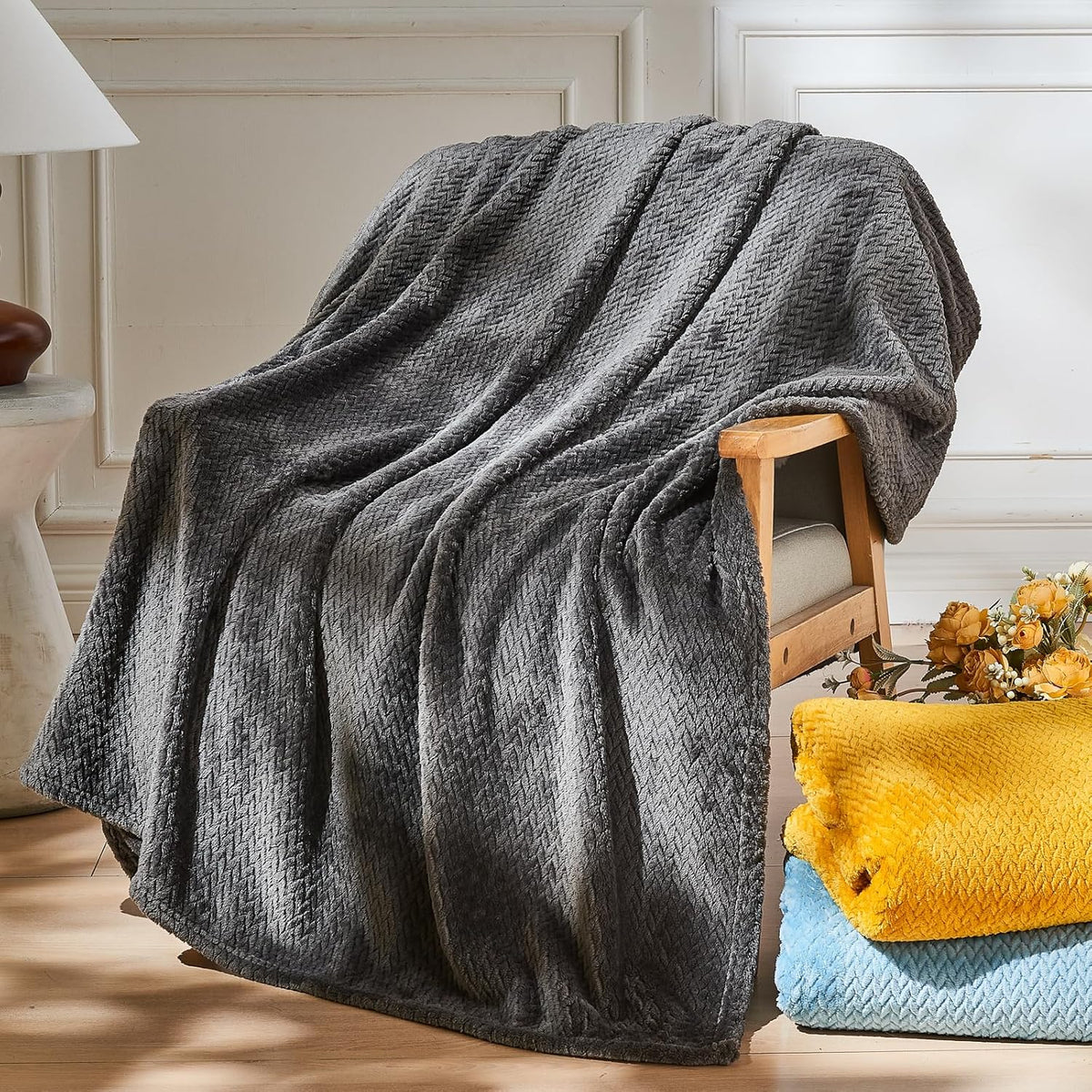 Fleece Leaves Pattern Throw Blanket, Light Purple, 50"x60" | Super Soft Throw Blanket, Lightweight Cozy Bed Sofa Blanket, Premium Silky Flannel Fleece, Travel Blanket for All Season Use - Colors B