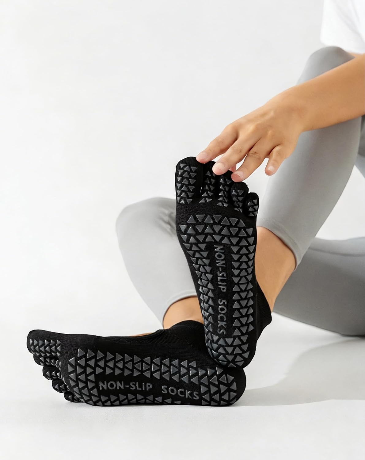 Yawlsow 3 Pairs Pilates Yoga Toe Socks with Grips for Women, Five Toe Non-Slip Socks for Barre Ballet Fitness Hospital