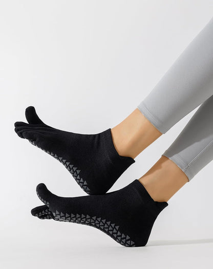 Yawlsow 3 Pairs Pilates Yoga Toe Socks with Grips for Women, Five Toe Non-Slip Socks for Barre Ballet Fitness Hospital