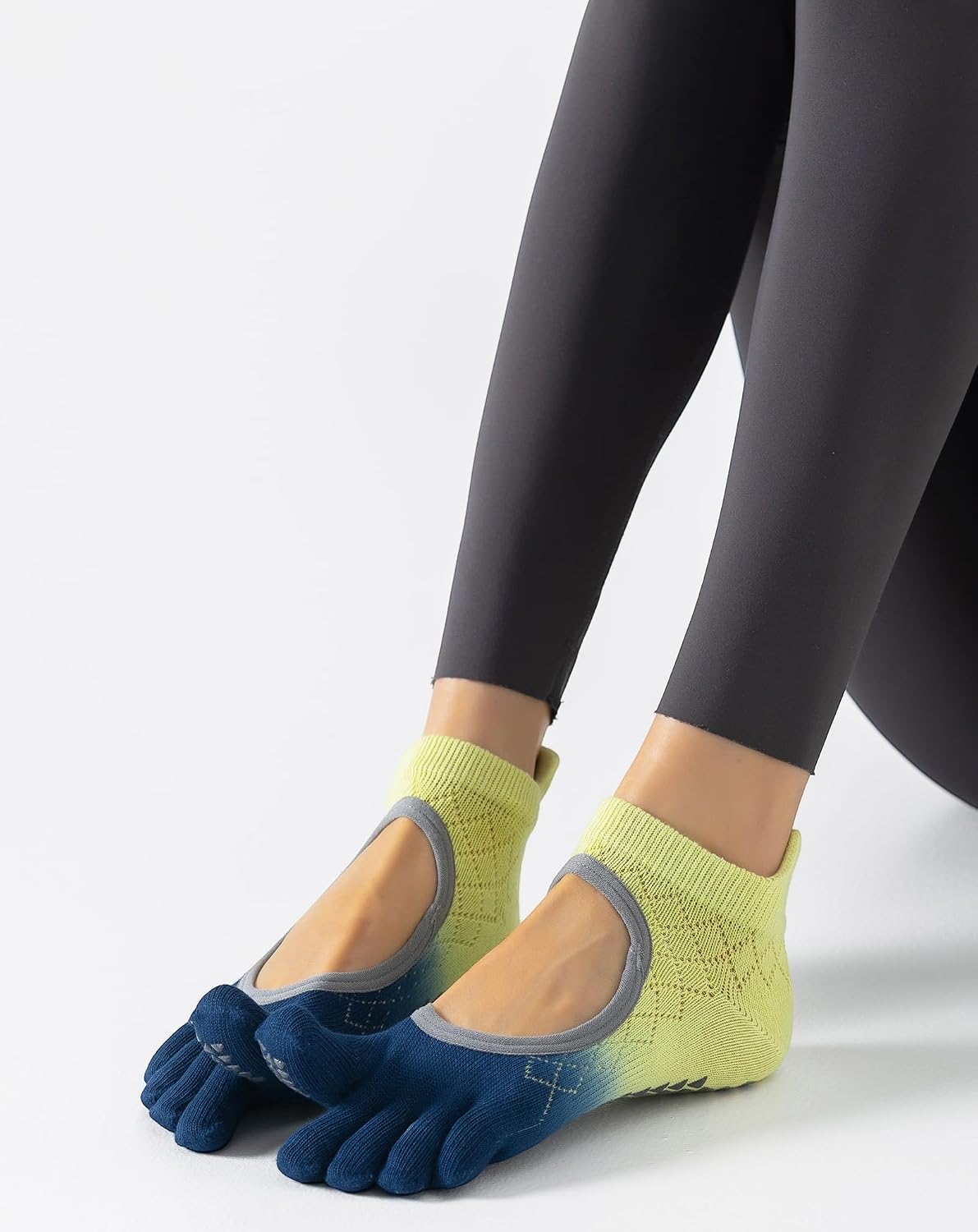 Yawlsow 3 Pairs Pilates Yoga Toe Socks with Grips for Women, Five Toe Non-Slip Socks for Barre Ballet Fitness Hospital