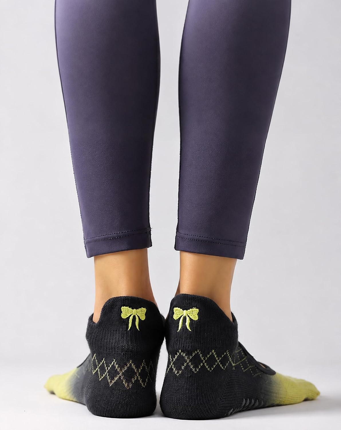 Yawlsow 3 Pairs Pilates Yoga Toe Socks with Grips for Women, Five Toe Non-Slip Socks for Barre Ballet Fitness Hospital