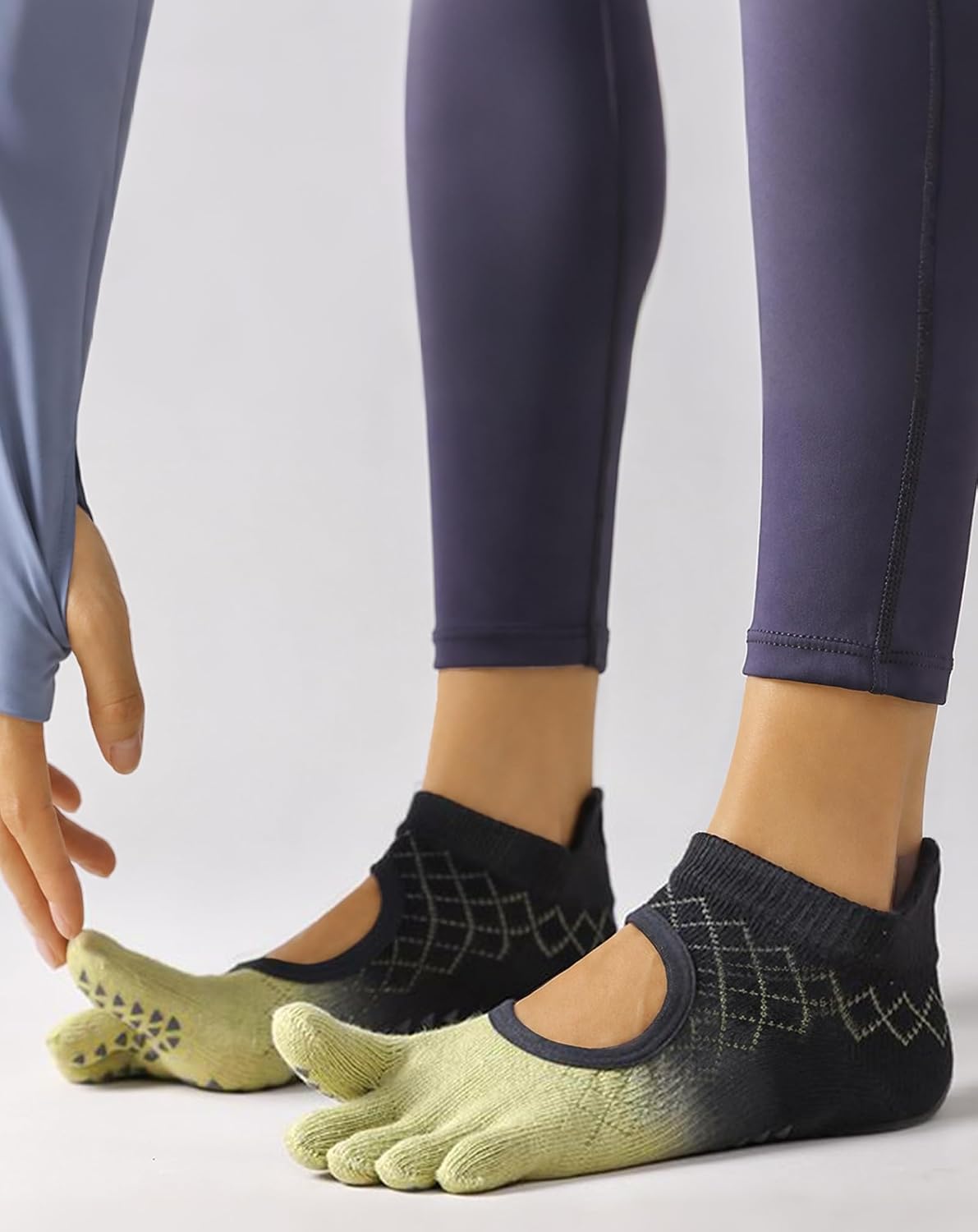 Yawlsow 3 Pairs Pilates Yoga Toe Socks with Grips for Women, Five Toe Non-Slip Socks for Barre Ballet Fitness Hospital