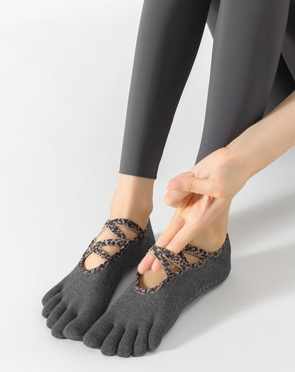 Yawlsow 3 Pairs Pilates Yoga Toe Socks with Grips for Women, Five Toe Non-Slip Socks for Barre Ballet Fitness Hospital