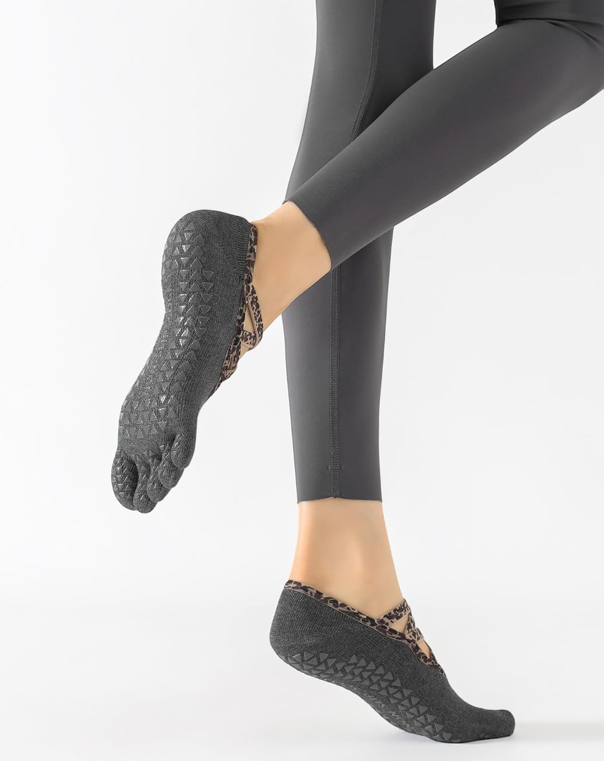 Yawlsow 3 Pairs Pilates Yoga Toe Socks with Grips for Women, Five Toe Non-Slip Socks for Barre Ballet Fitness Hospital