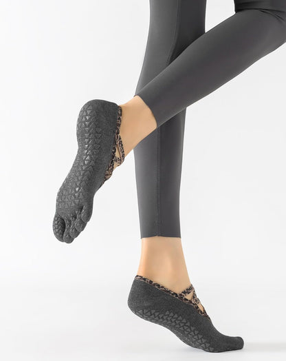 Yawlsow 3 Pairs Pilates Yoga Toe Socks with Grips for Women, Five Toe Non-Slip Socks for Barre Ballet Fitness Hospital