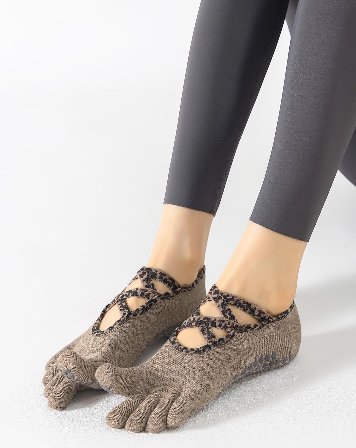 Yawlsow 3 Pairs Pilates Yoga Toe Socks with Grips for Women, Five Toe Non-Slip Socks for Barre Ballet Fitness Hospital