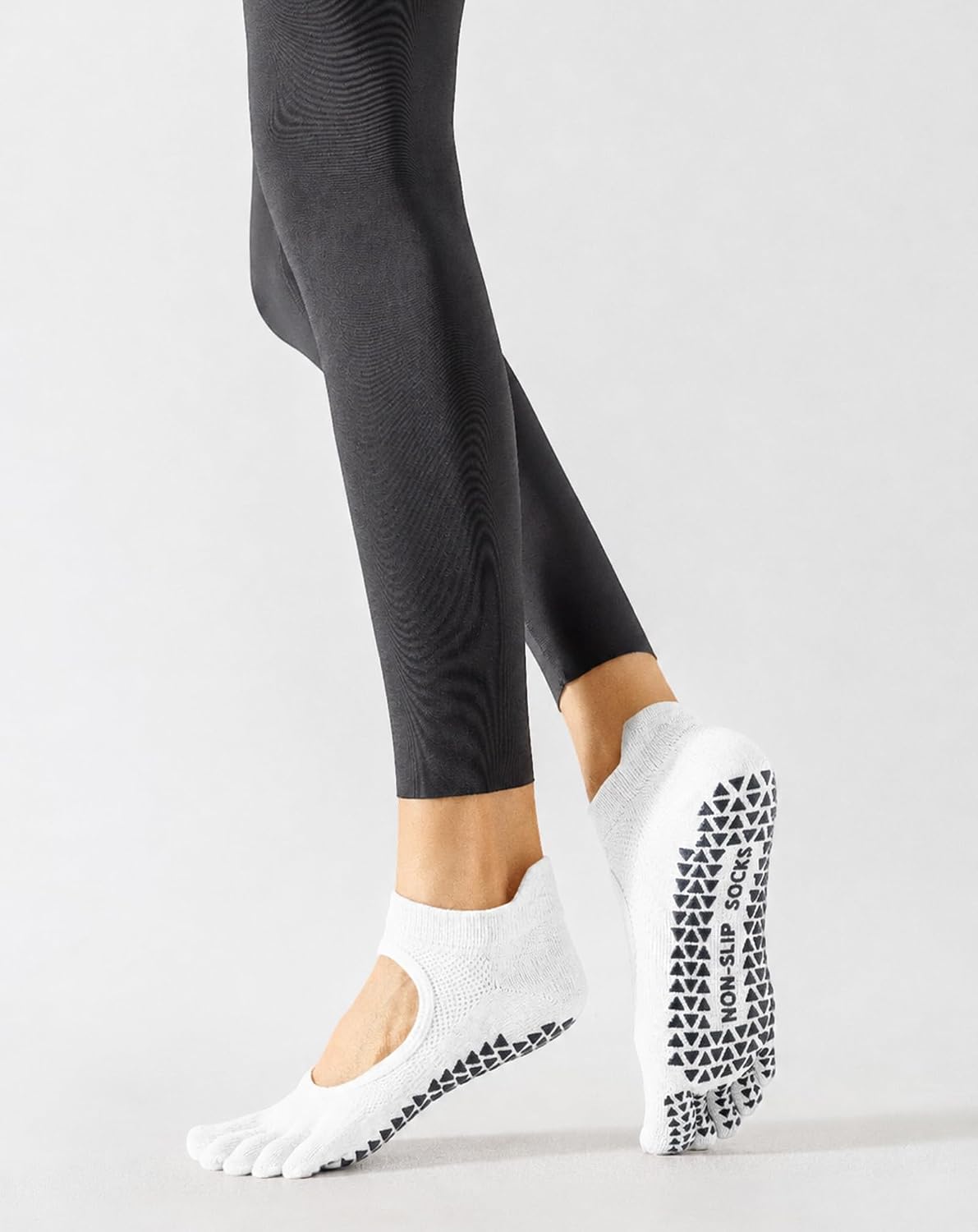 Yawlsow 3 Pairs Pilates Yoga Toe Socks with Grips for Women, Five Toe Non-Slip Socks for Barre Ballet Fitness Hospital