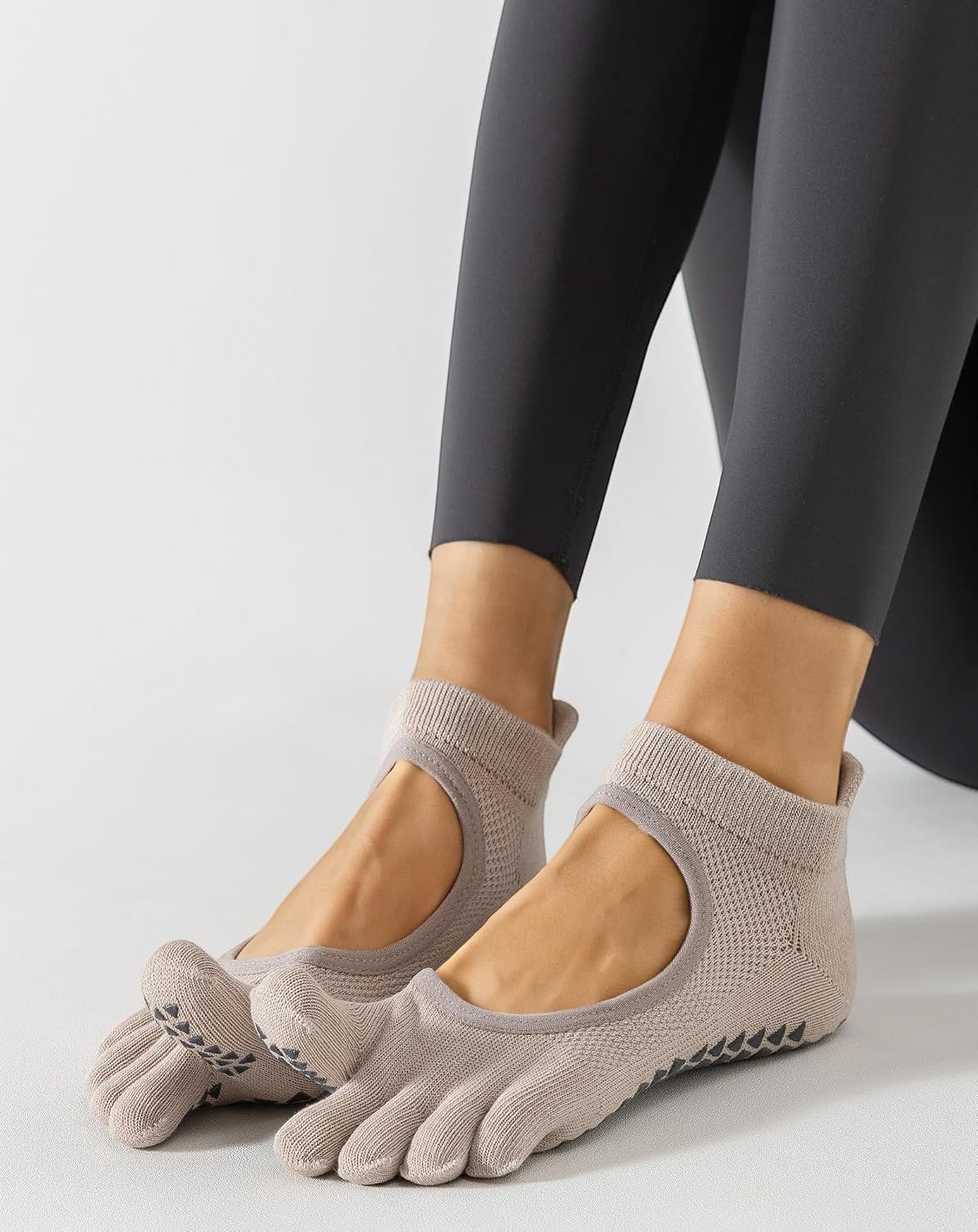 Yawlsow 3 Pairs Pilates Yoga Toe Socks with Grips for Women, Five Toe Non-Slip Socks for Barre Ballet Fitness Hospital