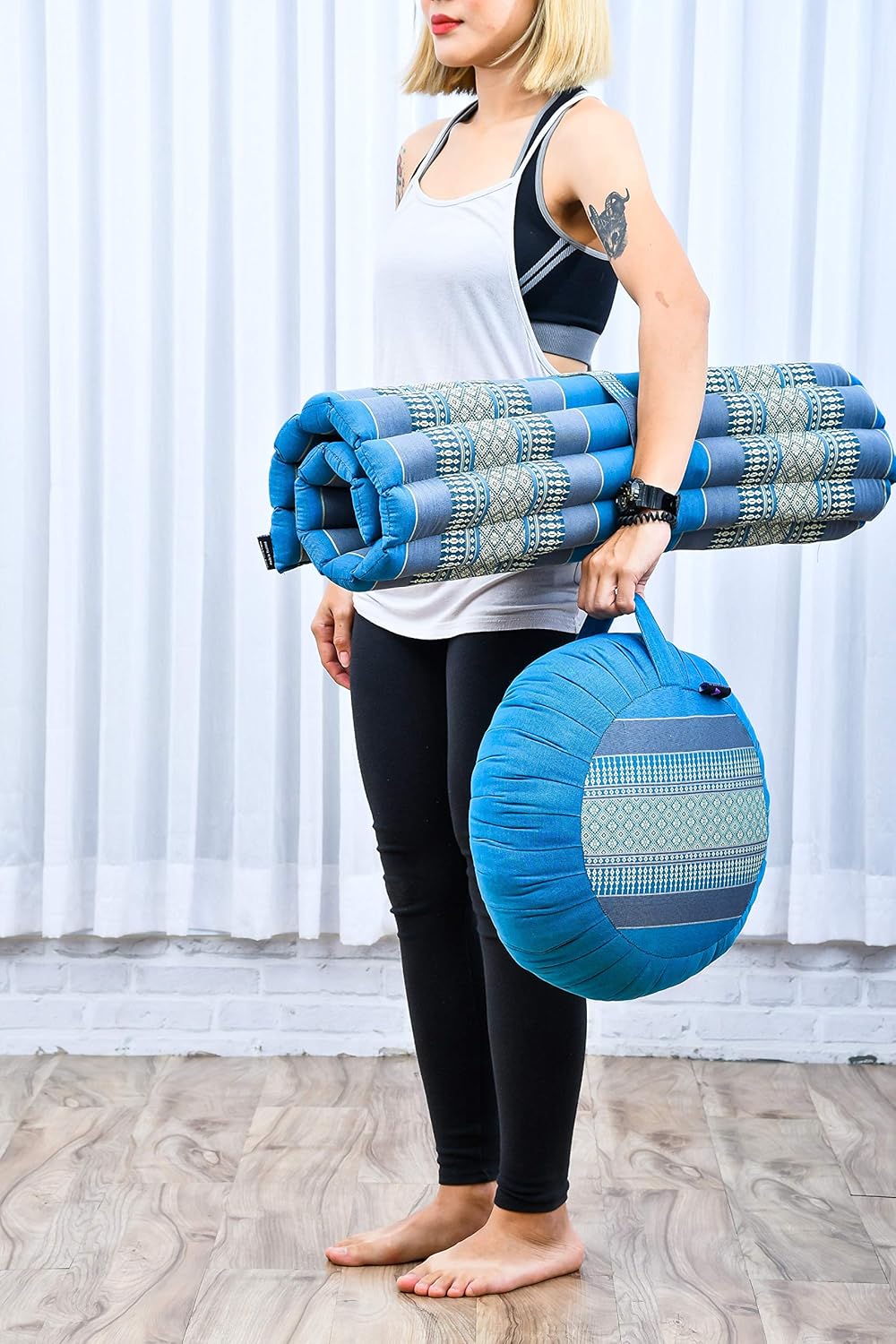 Zabuton Seating Cushion – Square Floor Seat for Meditation Exercises, Light Yoga Mat Filled with Kapok