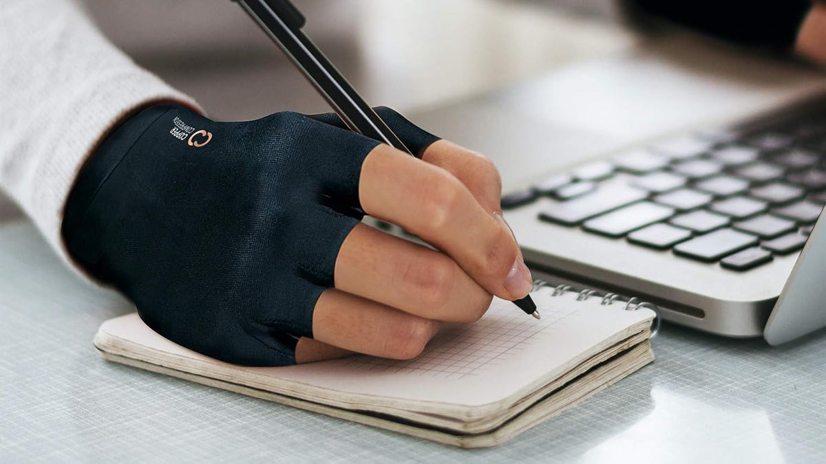 Arthritis Gloves | Fingerless Arthritis Carpal Tunnel Pain Relief Gloves For Men & Women | Hand Support Wrist Brace For Rheumatoid, Tendonitis, Swelling, Crocheting, Typing (M)