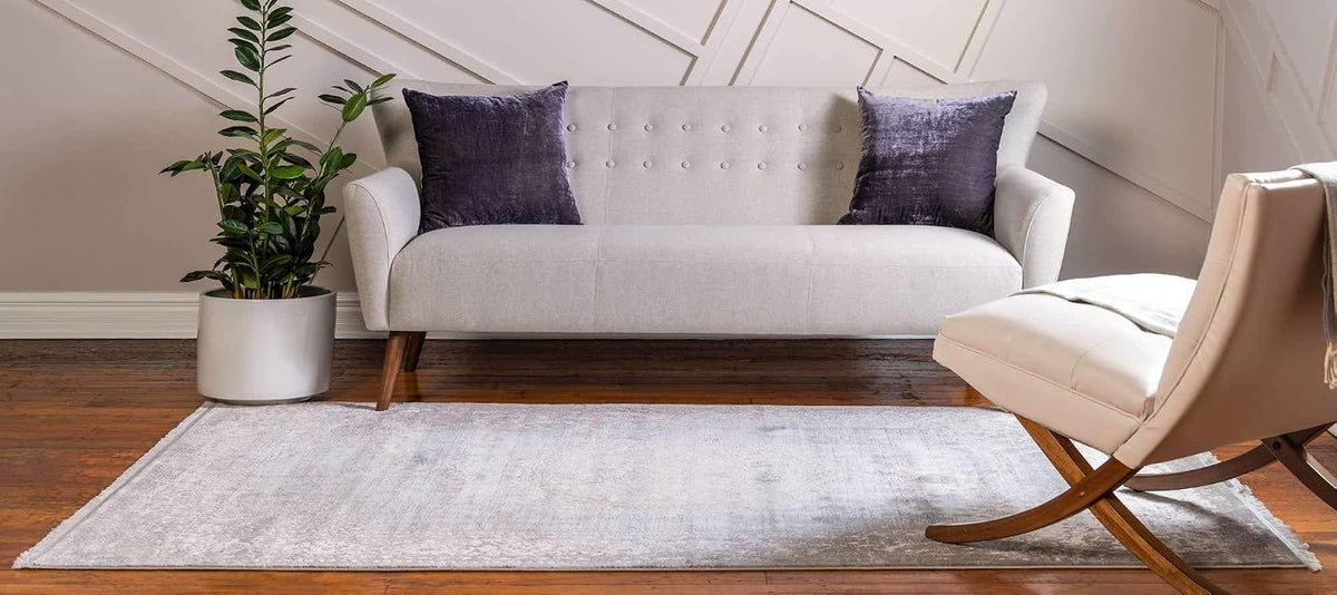 New Classical Collection Area Rug - Olwen (4'Round, Purple/ Gray)