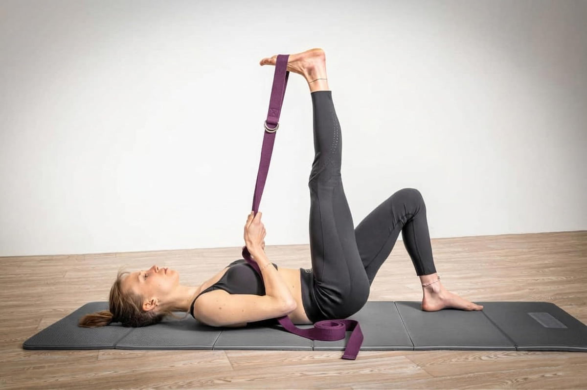 Pilates Ring Circle Set - Workout at Home Workout Equipment Women - Booty Bands Stretching Equipment Pilates Mini Exercise Ball for Legs Arms and Thighs