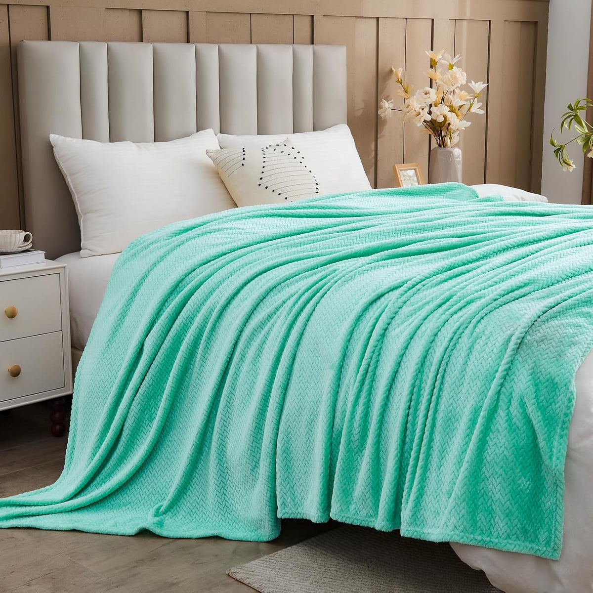Fleece Leaves Pattern Throw Blanket, Light Purple, 50"x60" | Super Soft Throw Blanket, Lightweight Cozy Bed Sofa Blanket, Premium Silky Flannel Fleece, Travel Blanket for All Season Use - Colors A