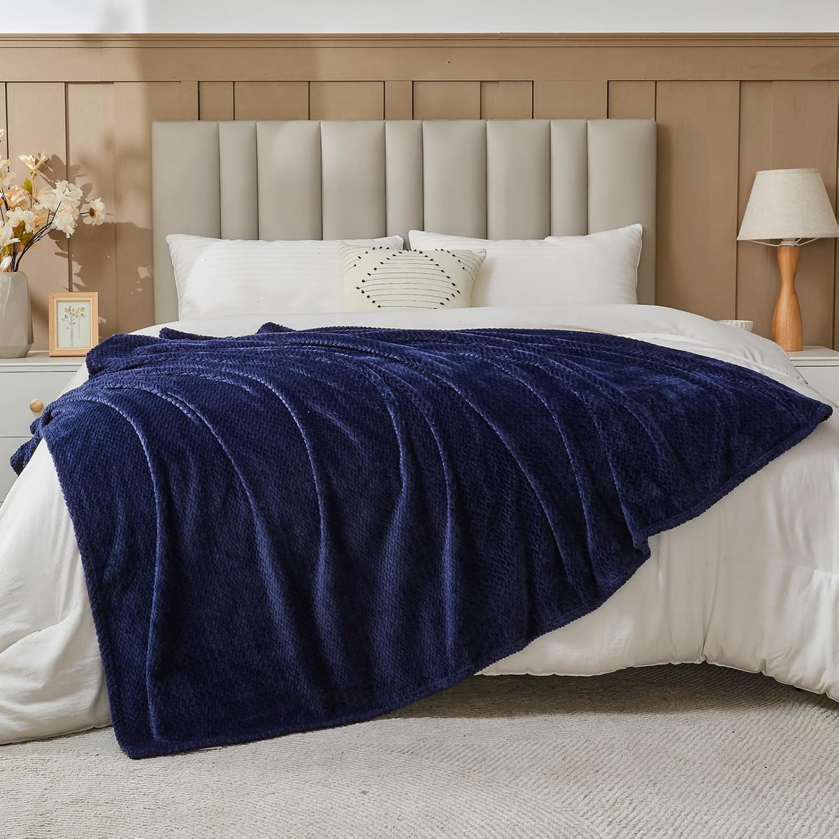 Fleece Leaves Pattern Throw Blanket, Light Purple, 50"x60" | Super Soft Throw Blanket, Lightweight Cozy Bed Sofa Blanket, Premium Silky Flannel Fleece, Travel Blanket for All Season Use - Colors A