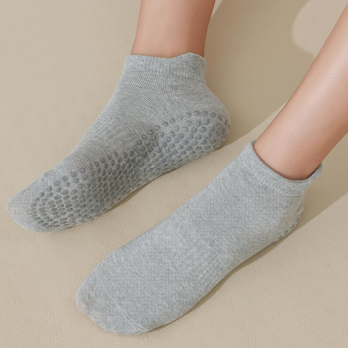 6 Pairs Pilates Socks for Women, Grip Yoga Crew Socks, Non Slip Grippy for Barre, Ballet, Dance & Hospital
