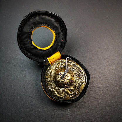 Tibetan Tingsha Bell Set - Tibetan Cymbals - for Sound Healing, Yoga, Meditation, and Mindfulness,Handmade in Nepal,Made of Bronze,Plain Pattern,Black Color，7.7cm/3.0 inch