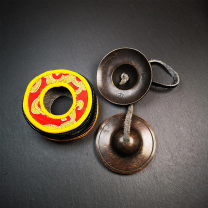 Tibetan Tingsha Bell Set - Tibetan Cymbals - for Sound Healing, Yoga, Meditation, and Mindfulness,Handmade in Nepal,Made of Bronze,Plain Pattern,Black Color，7.7cm/3.0 inch