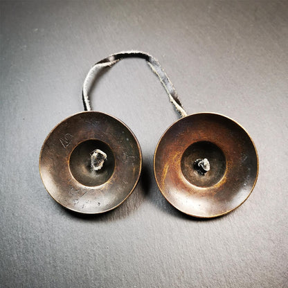 Tibetan Tingsha Bell Set - Tibetan Cymbals - for Sound Healing, Yoga, Meditation, and Mindfulness,Handmade in Nepal,Made of Bronze,Plain Pattern,Black Color，7.7cm/3.0 inch
