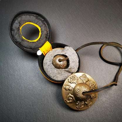 Tibetan Tingsha Bell Set - Tibetan Cymbals - for Sound Healing, Yoga, Meditation, and Mindfulness,Handmade in Nepal,Made of Bronze,Plain Pattern,Black Color，7.7cm/3.0 inch